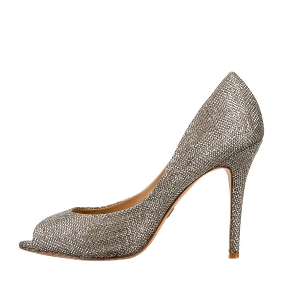 BADGLEY MISCHKA Jossie heels size US 6.5 silver metallic/tan & leather inside - Picture 11 of 15